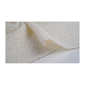 Tissu en tweed fantaisie de qualité supérieure fabriqué en Corée, texture bouclée ivoire argent-or, et textile tissé personnalisé OEM & ODM - Product Image 5
