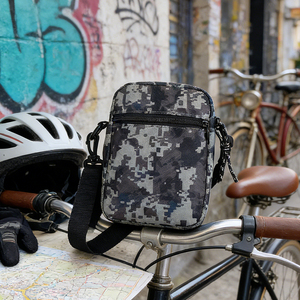 Petit <span class=keywords><strong>sac</strong></span> pour téléphone portable avec sangle réglable, tissu Oxford imperméable pour hommes, <span class=keywords><strong>sac</strong></span> <span class=keywords><strong>bandoulière</strong></span> durable, <span class=keywords><strong>sac</strong></span> à <span class=keywords><strong>bandoulière</strong></span> camouflage tendance - Product Image 4