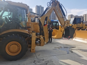 Utilizado para Retroexcavadora de Ruedas 420F 4x4 con Motor Cummins, Bombas Hidráulicas Eaton, Alta Eficiencia, 2 Años de Garantía - Product Image 3