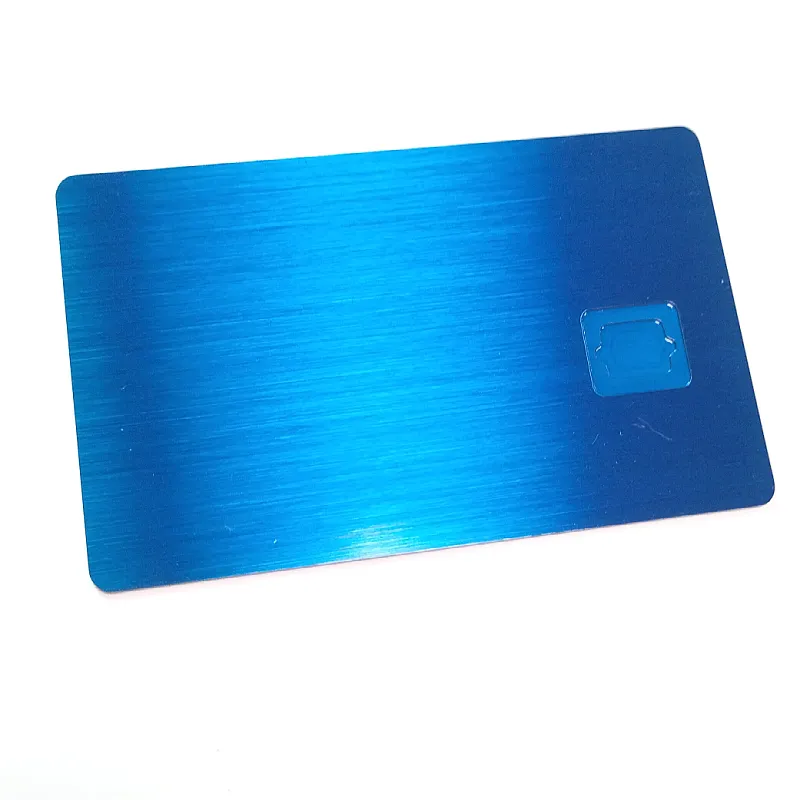 Carte ATM à fente pour puce de crédit en métal en acier inoxydable bleu brosse vierge