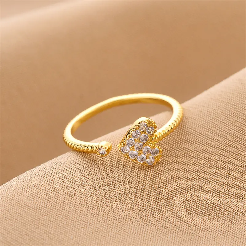 Neues Design Messing niedlicher eleganter Herzring feiner Schmuck geometrischer verstellbarer offener Ring für Damenzubehör