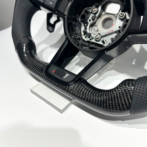 Volant en cuir personnalisable directement de l'usine pour <span class=keywords><strong>Audi</strong></span> R8 TTRS C6 C7 S7 S4 A4 B8 RS3 SQ5 S5 B9 A6 C8 A3 2018 - Product Image 3