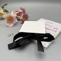 Boîte cadeau de luxe en papier Shengcan avec insert en mousse de velours, fermeture à ruban, emballage personnalisé avec logo
