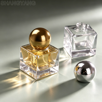 Huile de parfum de marque de créateur, flacon de parfum de luxe 50 ml, bouchon carré, impression de logo, boîte d'emballage, 100 pièces