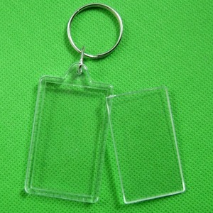 Porte-clés personnalisé en acrylique avec cadre photo trèfle, cadeau souvenir pour musées, touristes et commerces de détail - Product Image 1