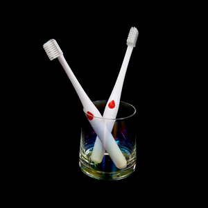 Cepillo de Dientes de Plástico con Terapia de Luz Roja de 625nm para la Inflamación y Recesión de Encías, Aprobado por la CE, con 2 LED - Product Image 5
