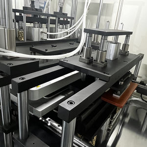 Machine automatique de pré-scellage à chaud <span class=keywords><strong>pour</strong></span> plateau tournant à quatre stations au lithium <span class=keywords><strong>pour</strong></span> boîtier de <span class=keywords><strong>cellule</strong></span> de poche - Product Image 2