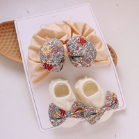 Conjunto de Gorro y Calcetines de Bebé Niña para Primavera Verano, Calcetines Antideslizantes para Recién Nacida con Lazo 3D, Venta al por Mayor de Conjunto de Gorro y Calcetines de Algodón de Buena Calidad