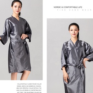 เสื้อคลุมกิโมโนกันน้ำสีแดงน้ำตาลเทา โพลีเอสเตอร์ ปักโลโก้ตามสั่ง สำหรับร้านเสริมสวย ช่างตัดผม ช่างทำ<span class=keywords><strong>ผ</strong></span>ม - Product Image 4