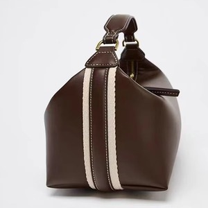 Nouveau Sac à Bandoulière Décontracté Haut de Gamme 2025, Forme Carrée, Doublure en Cuir Véritable, Sangle Chaîne, Unisexe, pour Usage Quotidien en Extérieur - Product Image 5