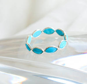Anillo de eternidad Azure Horizon Marquise Turquoise con plata de ley 925, estilo moderno, en venta. - Product Image 4