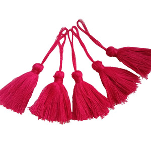 Fourniture de fabricant de franges de pompon fuchsia de style ethnique pour l'emballage ou les sacs - Product Image 1
