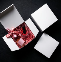 Boîte cadeau carrée blanche en carton ondulé avec couvercle, doublée d'éponge, facile à assembler, 8 pouces, biodégradable, robuste, pour faveurs de mariage