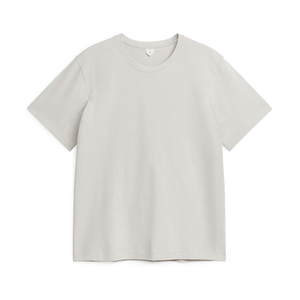 Camiseta para hombre sin costuras para todas las estaciones, tejido de peso medio, ideal para capas durante todo el año o como prenda individual, cómoda, versátil y esencial. - Product Image 1