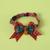 Collier de Noël pour animaux Zoyi avec boucle de sécurité détachable, collier réglable pour animaux avec clochette, motif à carreaux, nœud en feuille d'or