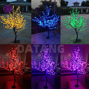 Arbre lumineux décoratif LED étanche en forme de cerisier, avec tronc en fer, pour éclairage de festival, idéal pour l'aménagement paysager des parcs et places publiques, en vente. - Product Image 5