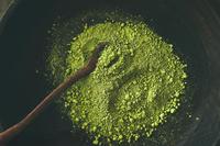 Forêt enchantée: poudre de matcha audacieuse et savoureuse