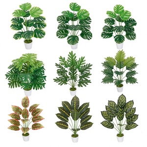 ต้นไม้ประดิษฐ์ข้ามพรมแดน สไตล์ยุโรป ต้นมอนสเตอร่า ตกแต่งห้องไลฟ์สด อุปกรณ์ประกอบฉากสำหรับอินฟลูเอนเซอร์ ต้นปาล์มอะรีกา ขายส่ง - Product Image 1