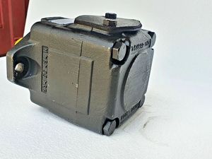 Pompe hydraulique T6 T6CM B22 1R00 C1 Double pompe T6DM B42 3R00 C1 T6C B25 1R00 B1 T6CC 031 010 1R00 C110 Pompe à aubes - Product Image 1