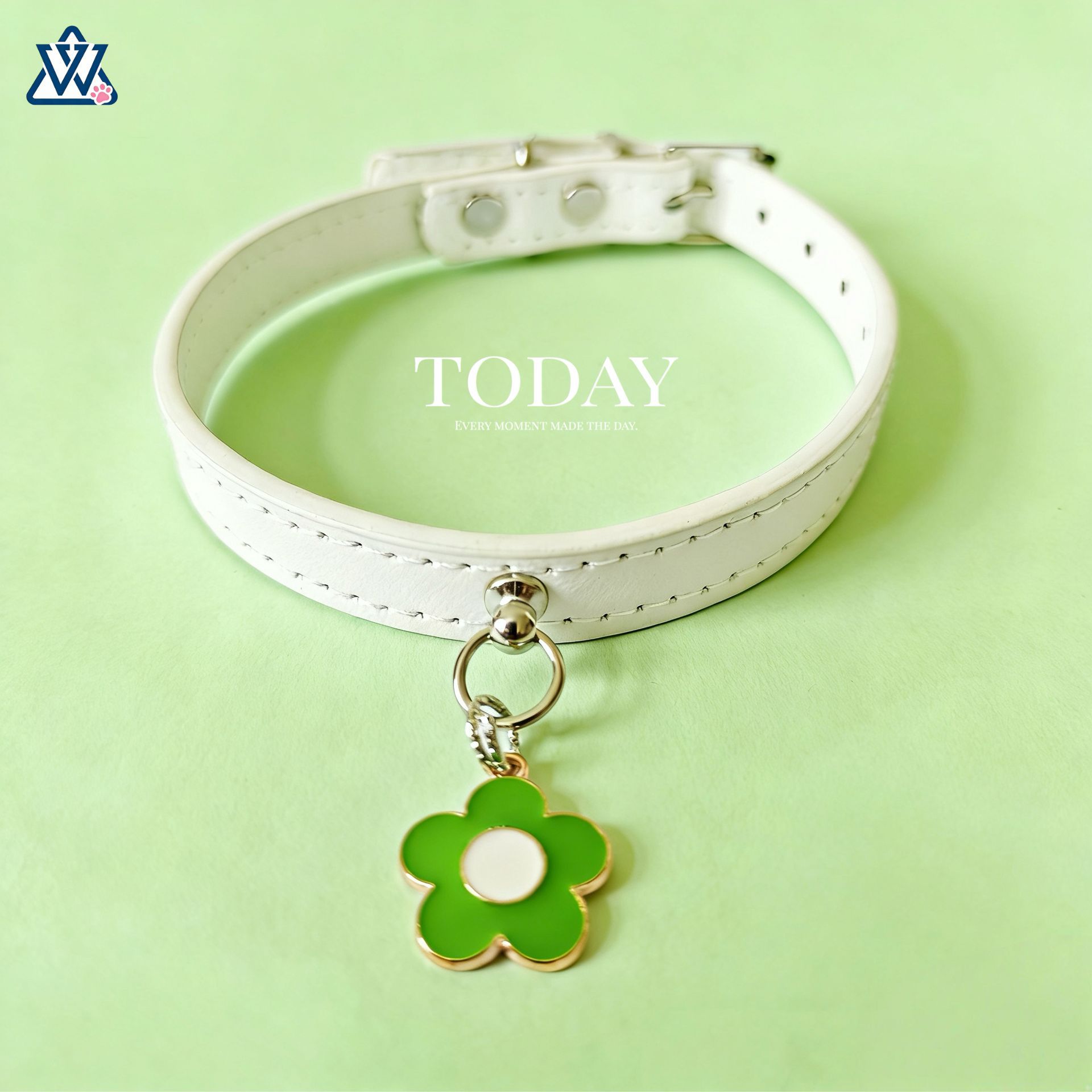 Collier de fleurs vertes