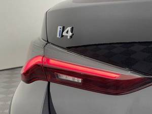ราคาดีที่สุด รถมือสอง I4 EDrive40 Gran Coupe 4 ประตู ซีดาน ขับเคลื่อนสี่ล้อ เบาะหนังสีเข้ม ระบบ ACC ปี 2020 เกียร์อัตโนมัติ กล้องมองหลัง - Product Image 3