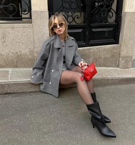 <span class=keywords><strong>Abbigliamento</strong></span> Invernale di Qualità per Donne 2025 Blazer Grigio Doppiopetto alla Moda per Signore - Product Image 2