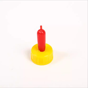Biberon en plastique rouge pour veaux avec tétine facile à utiliser - Product Image 3