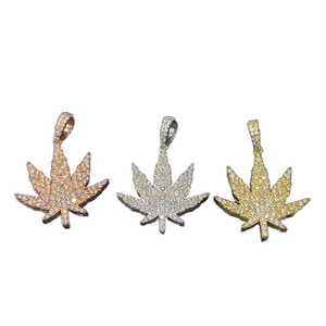 Pendentifs Feuille d'Érable Glacée en Argent 925 Plaqué Or 18K avec Moissanite Taille Brillant Sertie Griffe Certifiée GRA – Pendentifs Tendance - Product Image 2
