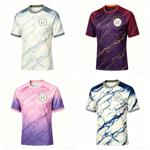 Renaissance-geïnspireerd voetbaltenue, luxe marmerprint voetbalshirt, unisex casual sportkleding voor training - Product Image 3