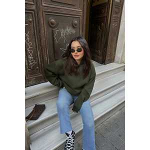 Sudadera de Seda Oversize Color Caqui para Mujer con Estampado en Relieve en la Espalda, con Capucha, Estilo Diario para Invierno, Talla XS - Product Image 1