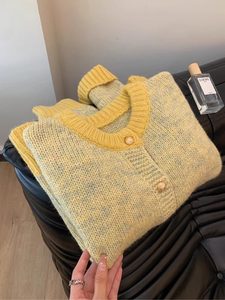 <span class=keywords><strong>Cardigan</strong></span> en tricot de style décontracté à boutons simples en polypropylène jaune coréen pour femmes, printemps, petit modèle pour hommes - Product Image 2