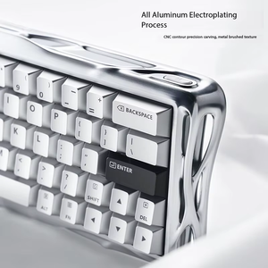 Teclado GravaStar V60 Pro Silver Soul con interruptores magnéticos con cable, eje de efecto Hall UFO, teclado para juegos con retroiluminación RGB y frecuencia de sondeo de 8K - Product Image 3