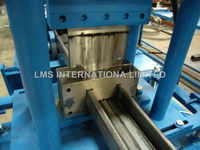 Machine de formage à rouleaux à commande PLC de haute précision pour étagères, poteaux, poutres, montants, volets roulants, supports de lames