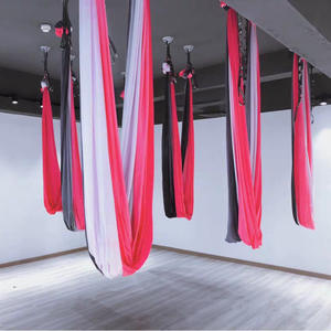 Meilleur hamac de yoga aérien anti-gravité balançoire <span class=keywords><strong>lit</strong></span> de yoga volant de couleur dégradée avec faible étirement en nylon durable - Product Image 5