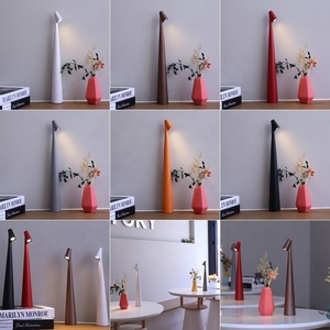 مصباح مكتب <span class=keywords><strong>LED</strong></span> بمنفذ USB متوفر في المخزون مع تحكم باللمس، إضاءة دافئة بيضاء، تشطيب أسود، قابل للتعتيم لغرف النوم وغرف المعيشة، ديكور محيطي - Product Image 3