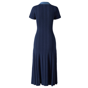 Nuovo Arrivo: Abito Lungo Elegante in Maglia con Scollo a V, Maniche Corte, Patchwork in Denim e Fibbia Metallica in Vita - Product Image 5