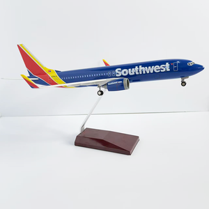 โมเดลเครื่องบินเรซิ่นโบอิ้ง <span class=keywords><strong>B737</strong></span> สายการบินเซาท์เวสต์ ขนาด 1/100 ยาว 37 ซม. พร้อมไฟ LED ที่ล้อจับพื้น ของสะสมสำหรับเทศกาลคริสต์มาส - Product Image 6