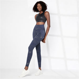 Ensemble de pantalons de yoga respirants et ajustés à taille haute à imprimé camouflage par sublimation - Product Image 5