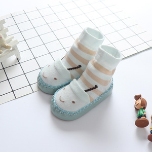 Usine directement en Chine <span class=keywords><strong>pas</strong></span> <span class=keywords><strong>cher</strong></span> maison infantile personnalisé animaux imprime bébé chaussons chaussette chaussures pour enfants avec semelle en caoutchouc pour les enfants - Product Image 4