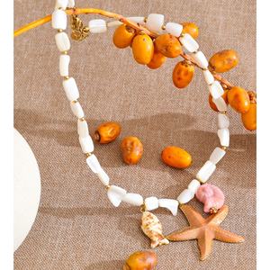 Collier artisanal JINYOU 2695 en acier inoxydable, série Océan, avec chaîne coquillage, émail étoile de mer, hippocampe et pendentif poisson - Product Image 3