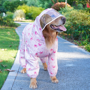 Impermeable para Perros Grandes con Cobertura Completa de Cuatro Patas, Estampado de Dibujos Animados con Protector Facial Transparente, Ropa para Mascotas con Diseño de Oso Fresa y Graffiti - Product Image 4