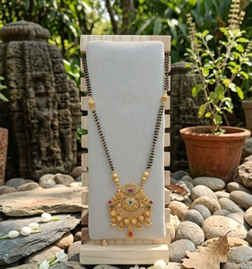 Collar Mangalsutra Clásico con Cuentas Estilo Herencia DIVYORO, con Colgante Decorativo de Filigrana, Chapado en Oro, Cobre y Latón, Joyería de Moda - Product Image 4