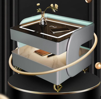 Table de chevet intelligente moderne de luxe en bois de pin avec lumière LED, charge sans fil, haut-parleur Bluetooth, lumières à capteur et roulettes