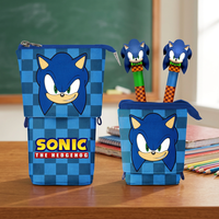Estuche de Lápices de Tela con Diseño de Sonic the Hedgehog de Karactermania, Cierre de Cremallera + 2 Bolígrafos de Gel Borrables Azules con Impresión Digital para la Escuela