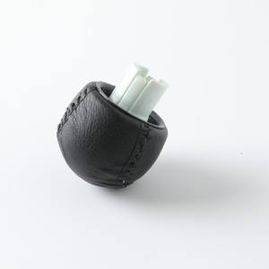 Pomo de palanca de cambios de cuero ergonómico para Alfa Romeo, modelo Alpha, número de pieza Alpha - Product Image 1