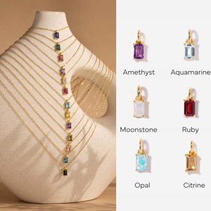 Collar con Colgante Rectangular de Circonita con Piedra de Nacimiento de 12 Meses, Chapado en Oro de 18K, Acero Inoxidable, Joyería - Product Image 1
