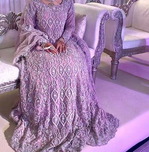 Hermoso vestido tradicional nupcial indio/paquistaní elegante hasta el suelo bordado Zardozi pesado para boda ATIYA LIBAS - Product Image 4