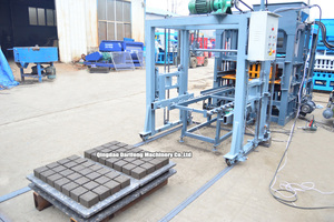 Machine automatique de fabrication de blocs de ciment en béton QT4-15 Machine de fabrication de blocs de finisseur <span class=keywords><strong>Devis</strong></span> à Taïwan Ouganda Cameroun Bangalore - Product Image 5