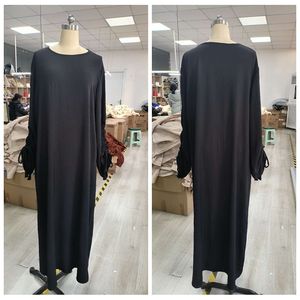 Robe musulmane Kainaat Clay Robes décontractées à manches en crêpe doux Abaya pour femmes - Product Image 2