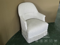Fauteuil simple moderne de luxe avec pompons en velours, design spécial pour salon, chambre, appartement, hôtel, villa - Style détente